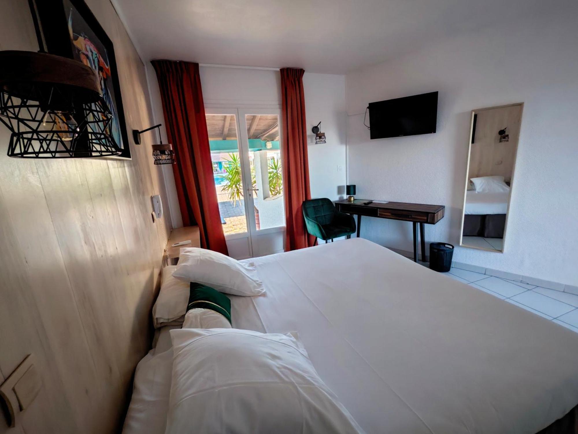 L'Auberge Camarguaise Saintes-Maries-de-la-Mer Exterior photo