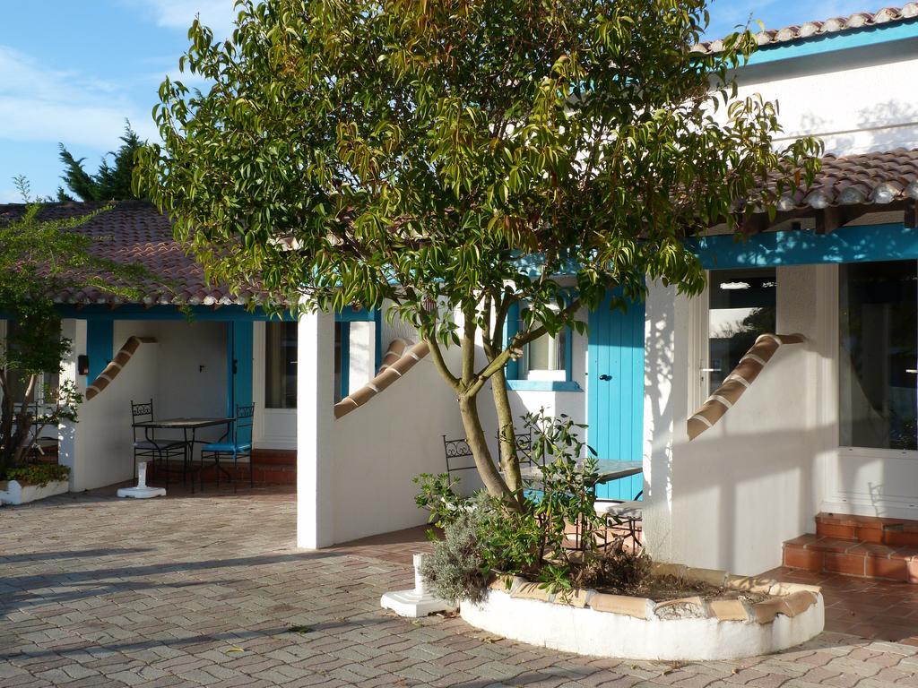 L'Auberge Camarguaise Saintes-Maries-de-la-Mer Exterior photo